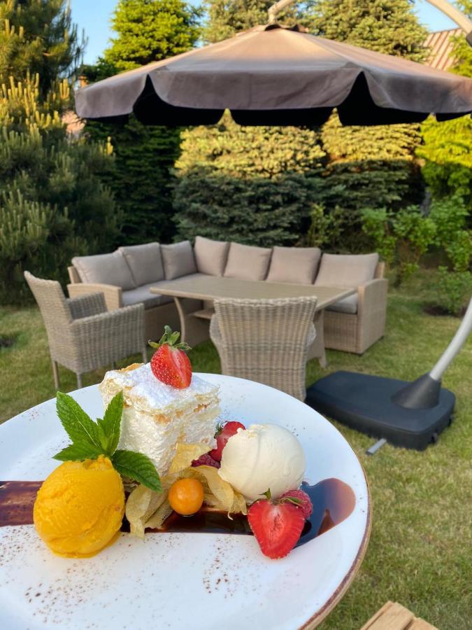 Bialy Dom Henlex Hotel Restauracja 波兹南 外观 照片