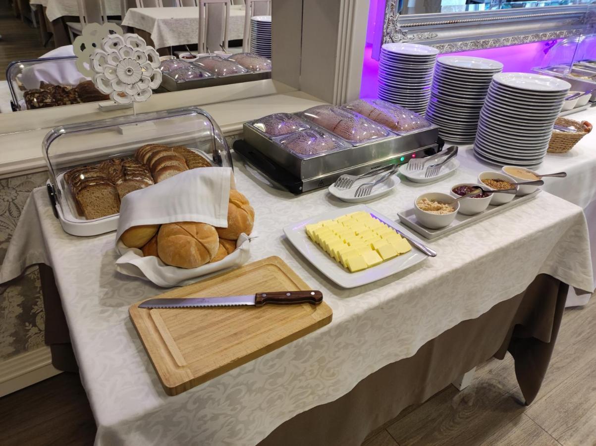 Bialy Dom Henlex Hotel Restauracja 波兹南 外观 照片