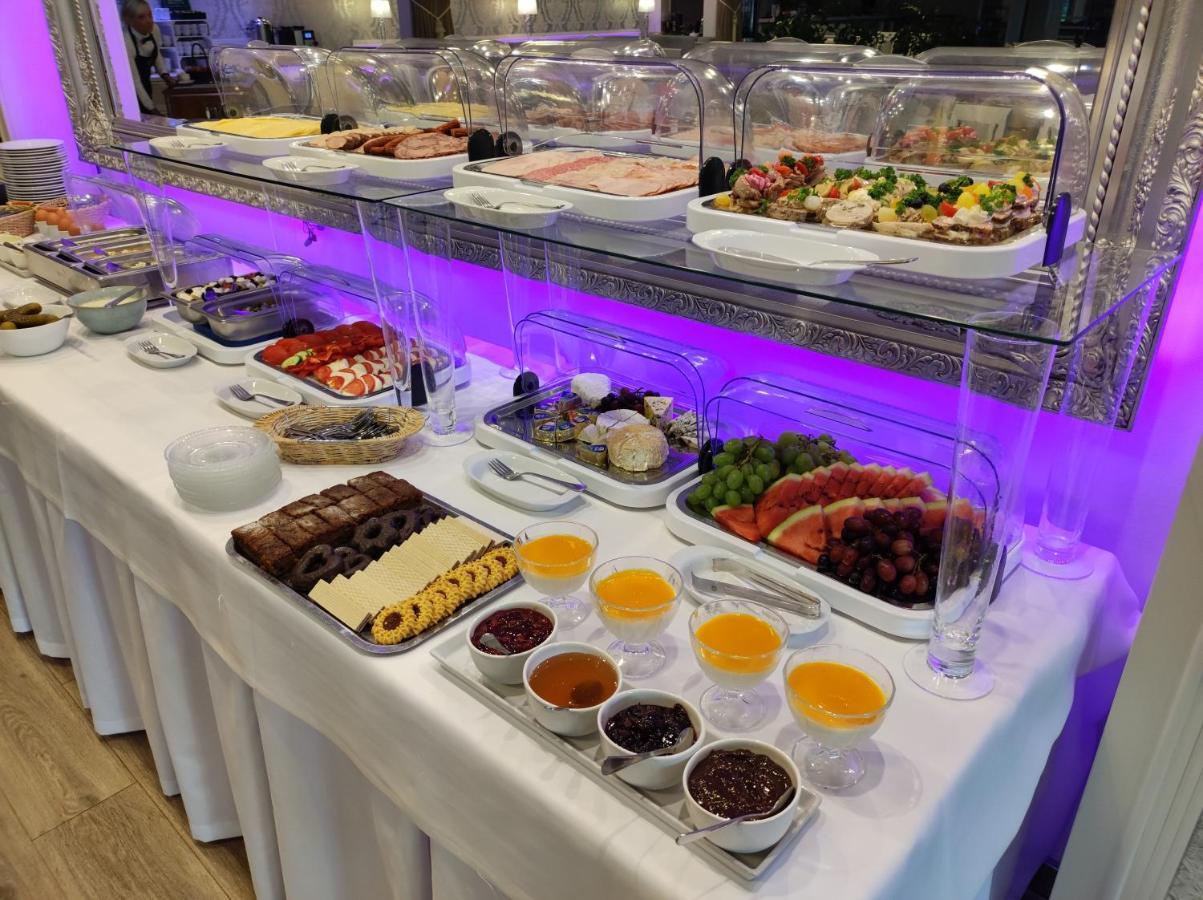 Bialy Dom Henlex Hotel Restauracja 波兹南 外观 照片