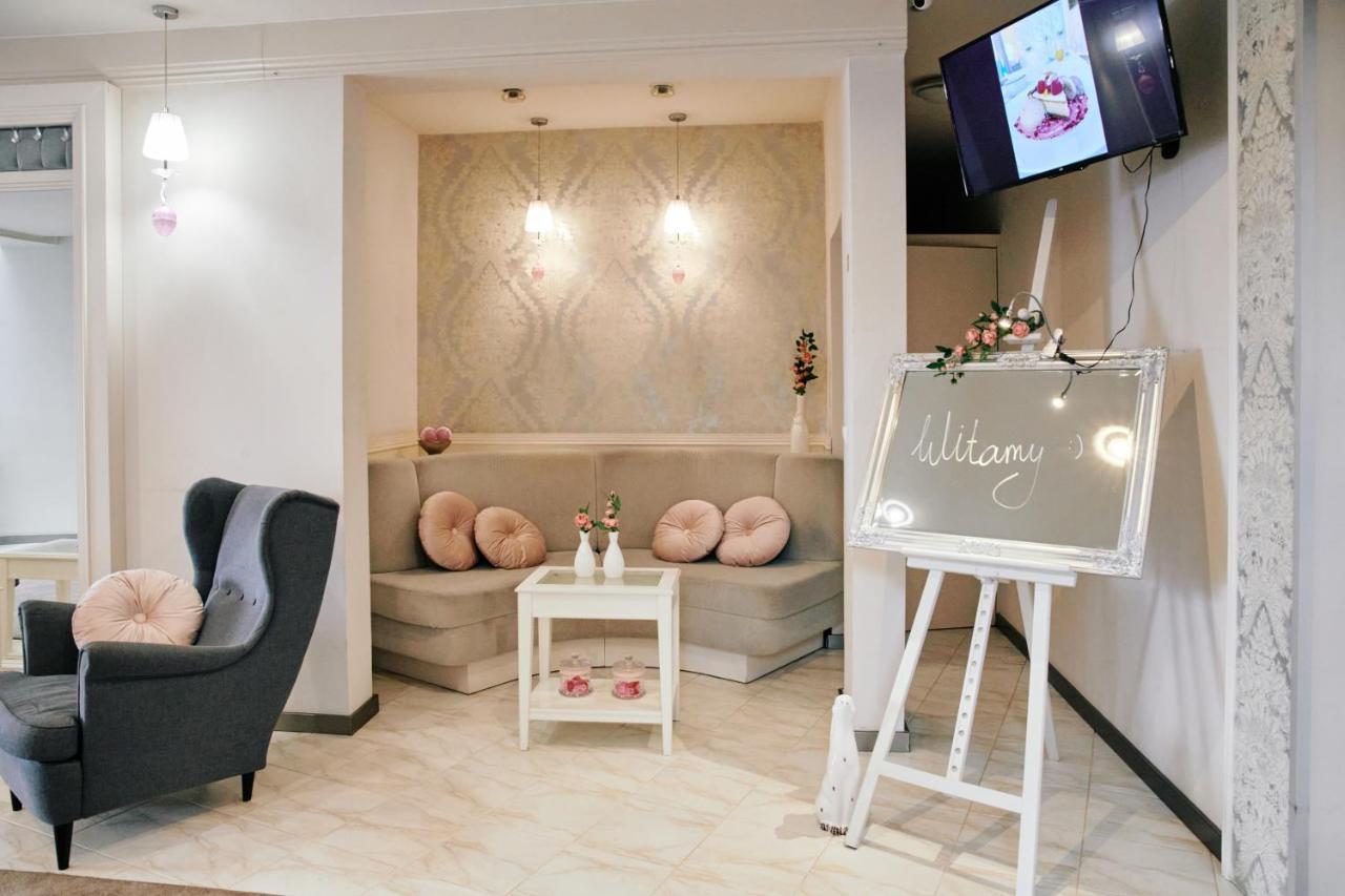 Bialy Dom Henlex Hotel Restauracja 波兹南 外观 照片