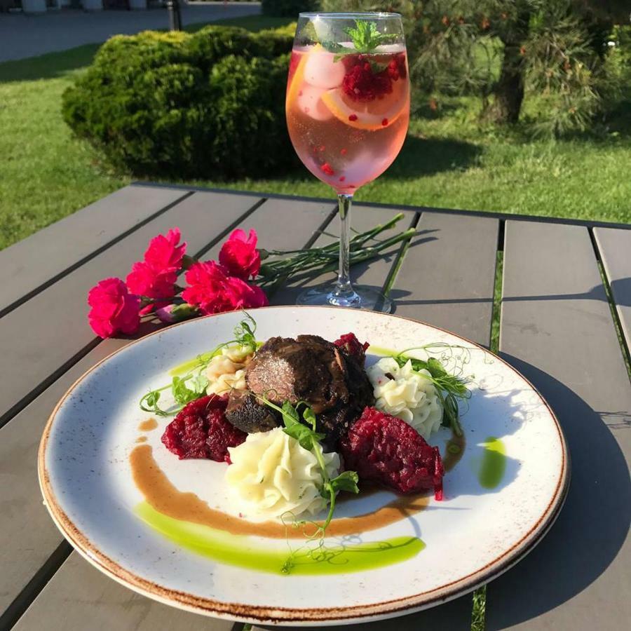 Bialy Dom Henlex Hotel Restauracja 波兹南 外观 照片